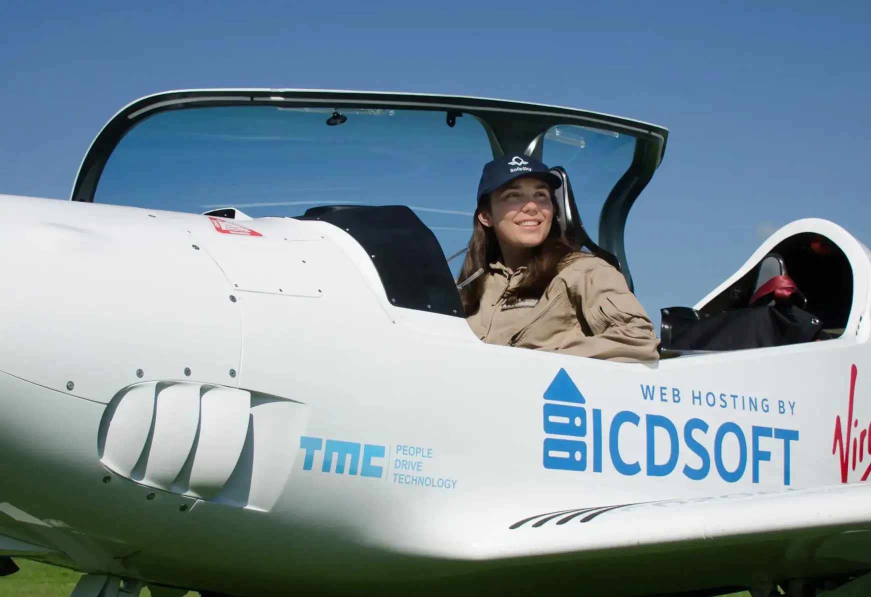 First girl to fly solo around the world - Inspiring female alumnae in plane